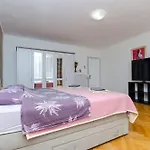 Elegant Luxury 2-Bedroom Apartment In Split City Center