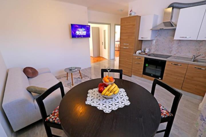 Apartament Elegant Luxury 2-bedroom In Center *