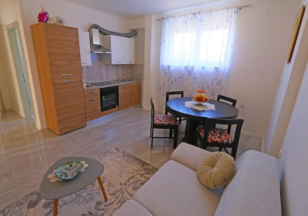 Apartament Elegant Luxury 2-bedroom In Center Split
