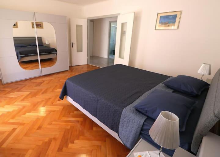 Elegant Luxury 2-bedroom In Center