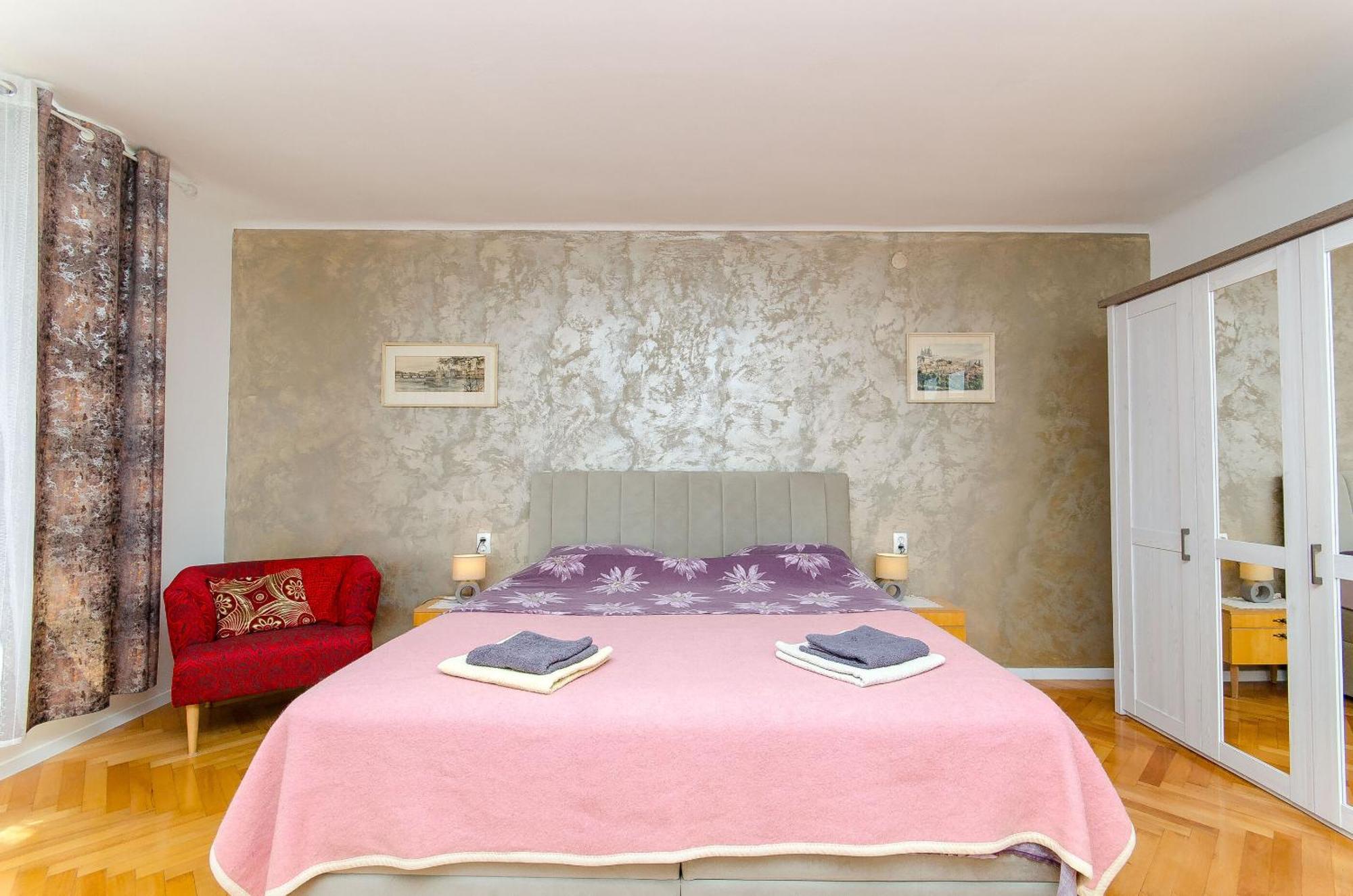 Elegant Luxury 2-bedroom In Center * Split